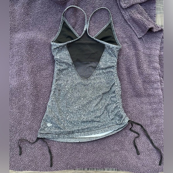 LULULEMON TANK 🤍🖤 - Picture 7 of 8